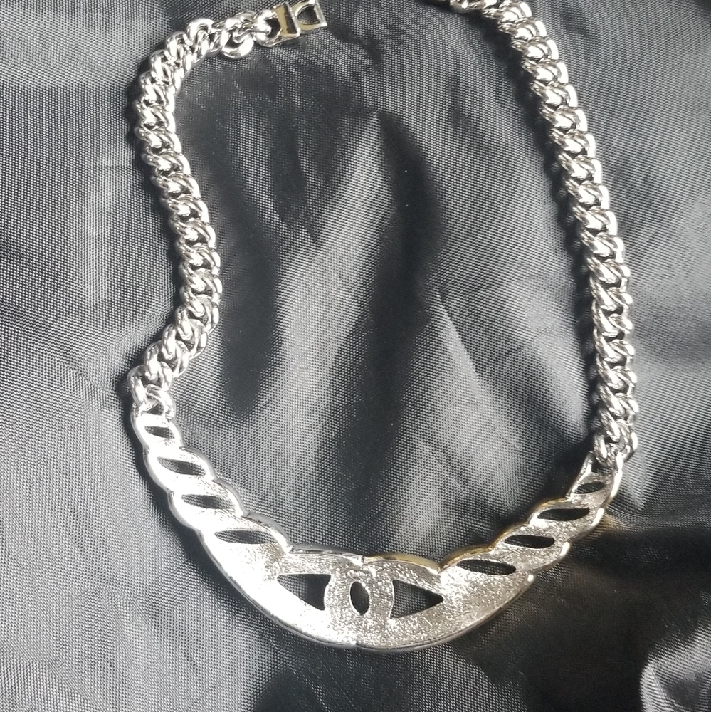 Christian Dior Necklace - Picture 3 of 6